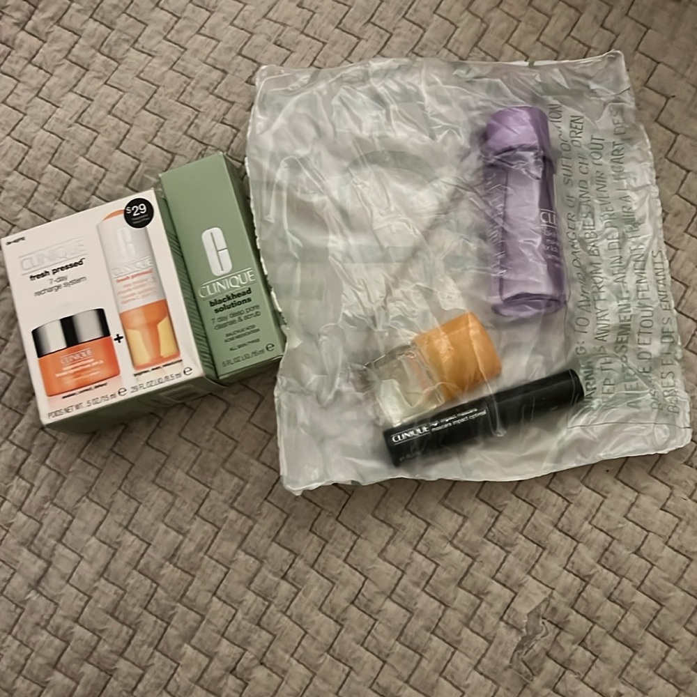 Clinique cleansing routine. Travel size! New with gift!